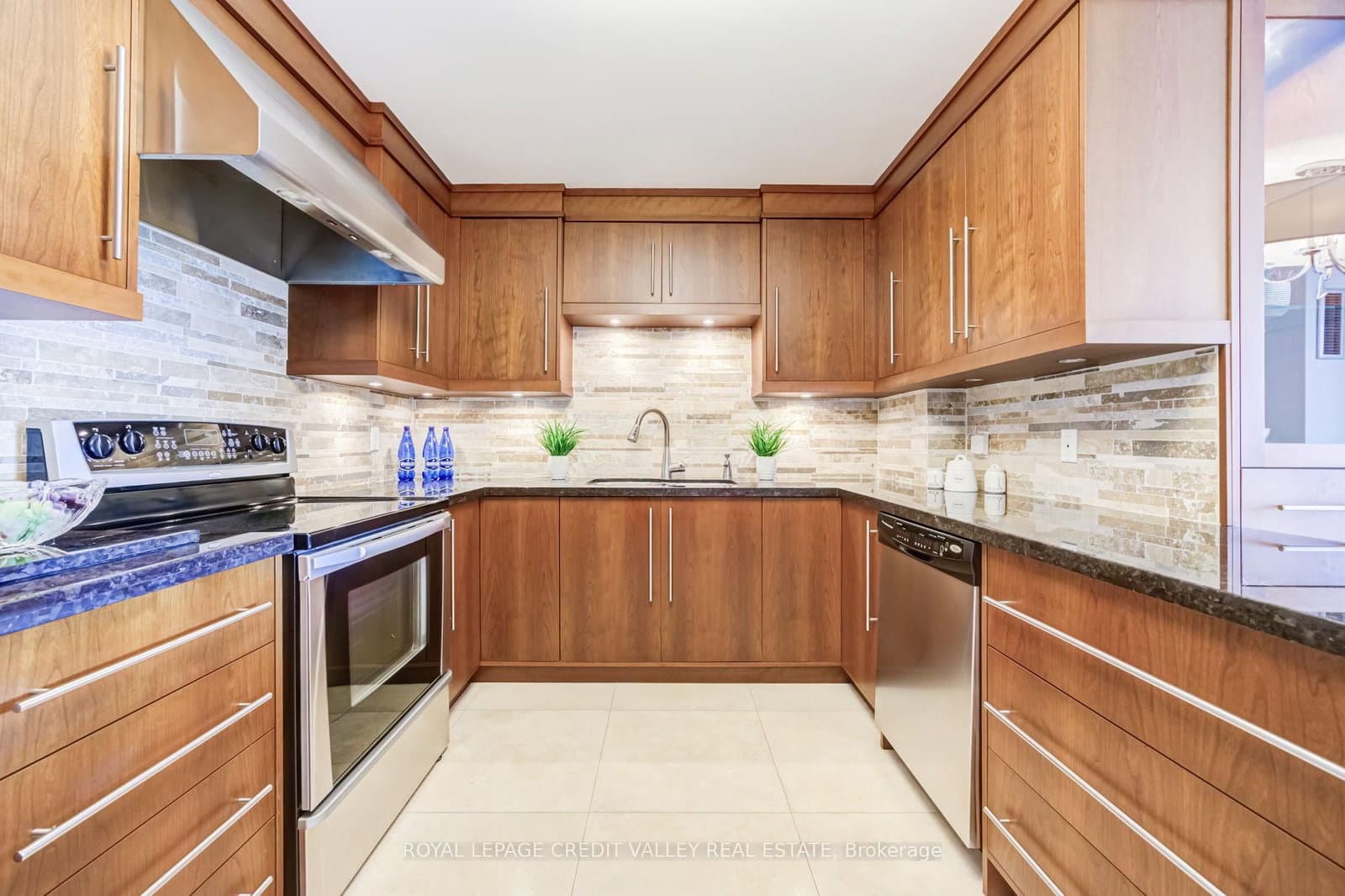 2287 Lake Shore Boulevard W, Unit 501 thumbnail 10