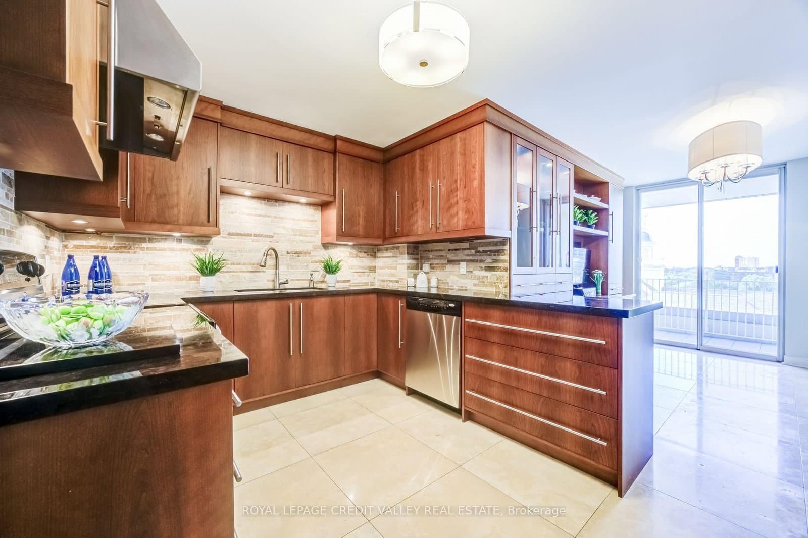 2287 Lake Shore Boulevard W, Unit 501 thumbnail 11