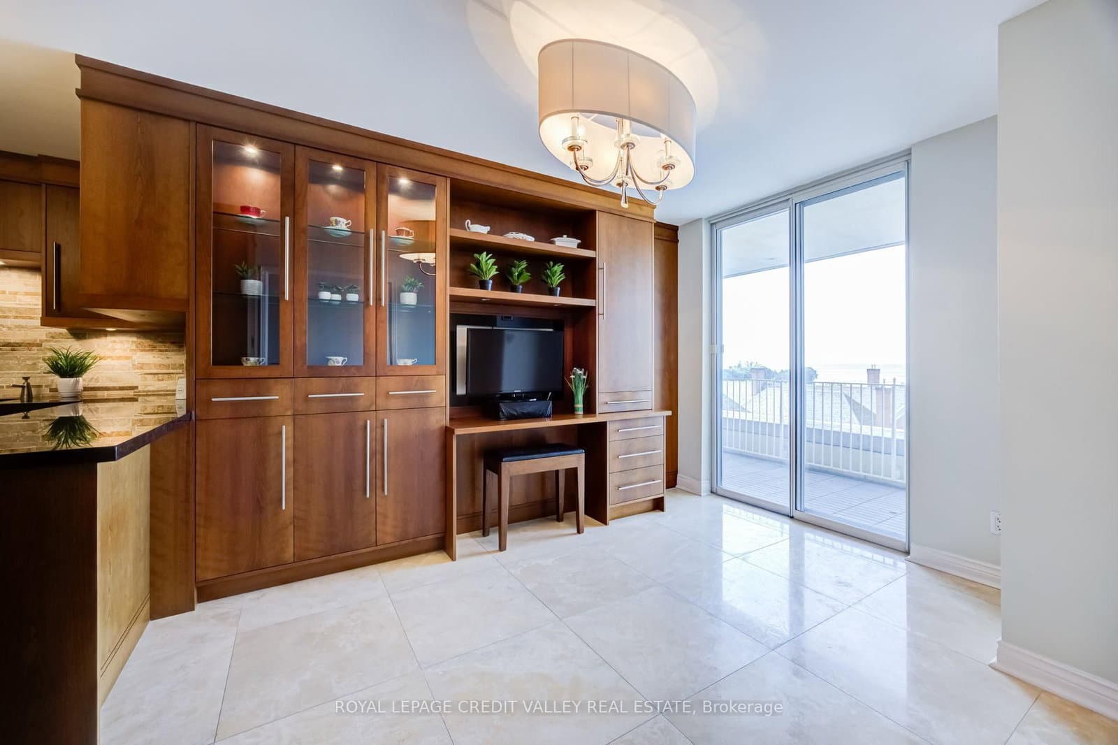 2287 Lake Shore Boulevard W, Unit 501 thumbnail 14