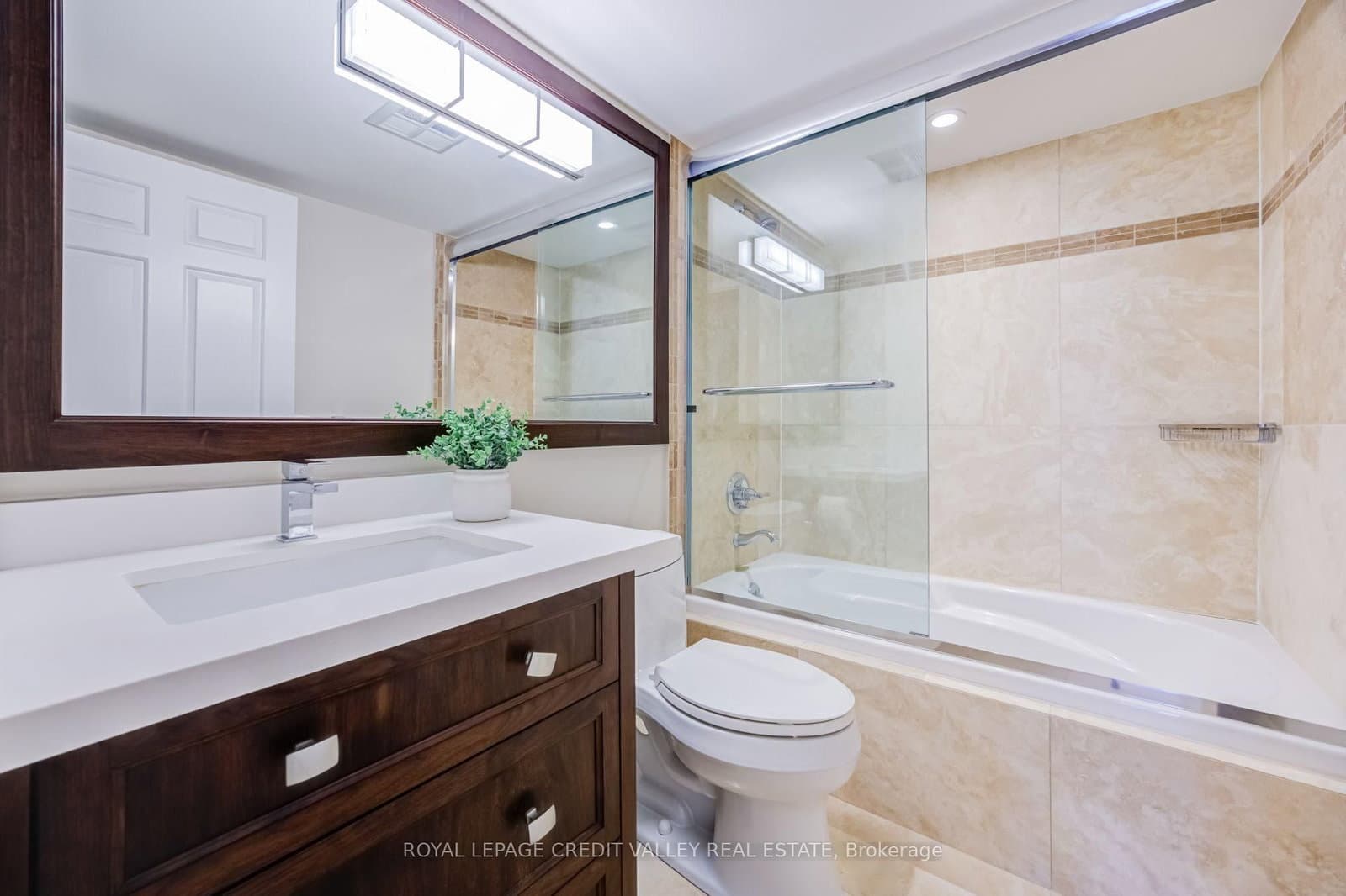 2287 Lake Shore Boulevard W, Unit 501 thumbnail 15