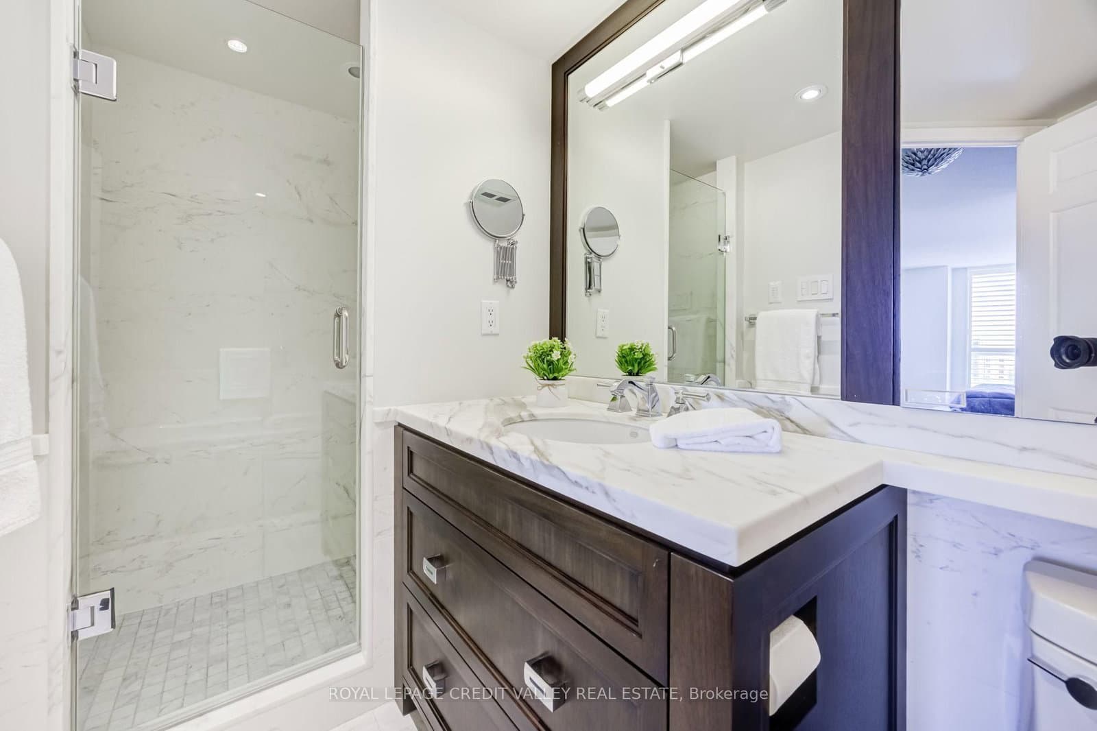 2287 Lake Shore Boulevard W, Unit 501 thumbnail 17