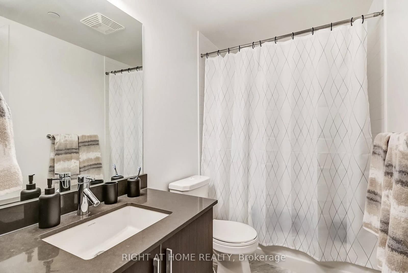 2212 Lake Shore Boulevard W, Unit 2710 thumbnail 14