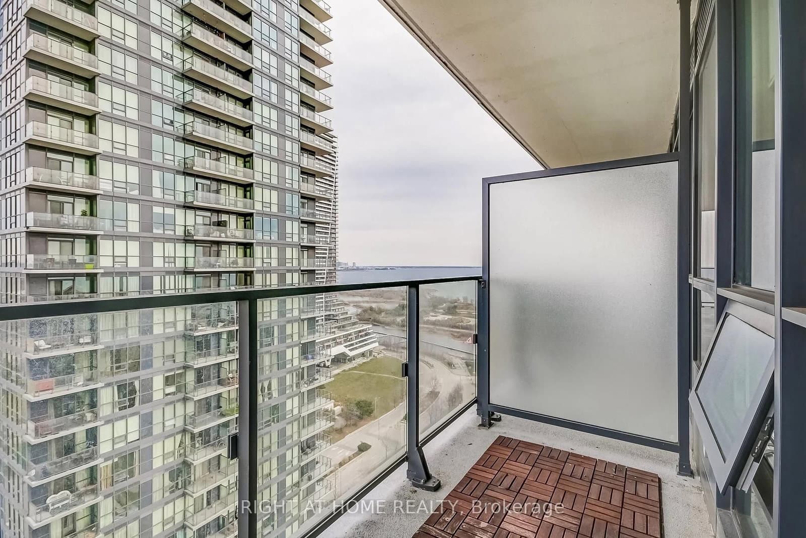 2212 Lake Shore Boulevard W, Unit 2710 thumbnail 15