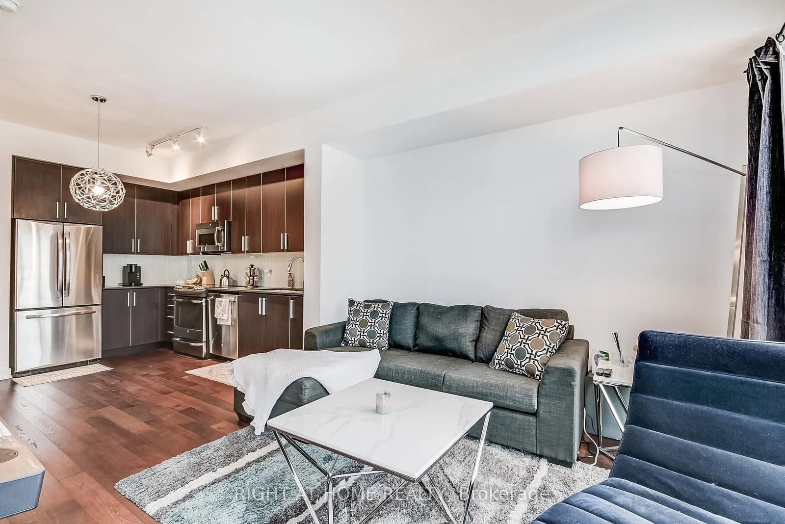 2212 Lake Shore Boulevard W, Unit 2710 thumbnail 5