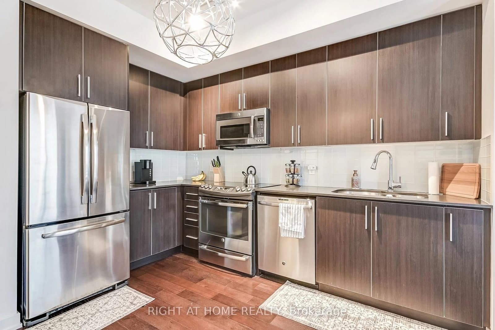 2212 Lake Shore Boulevard W, Unit 2710 thumbnail 6