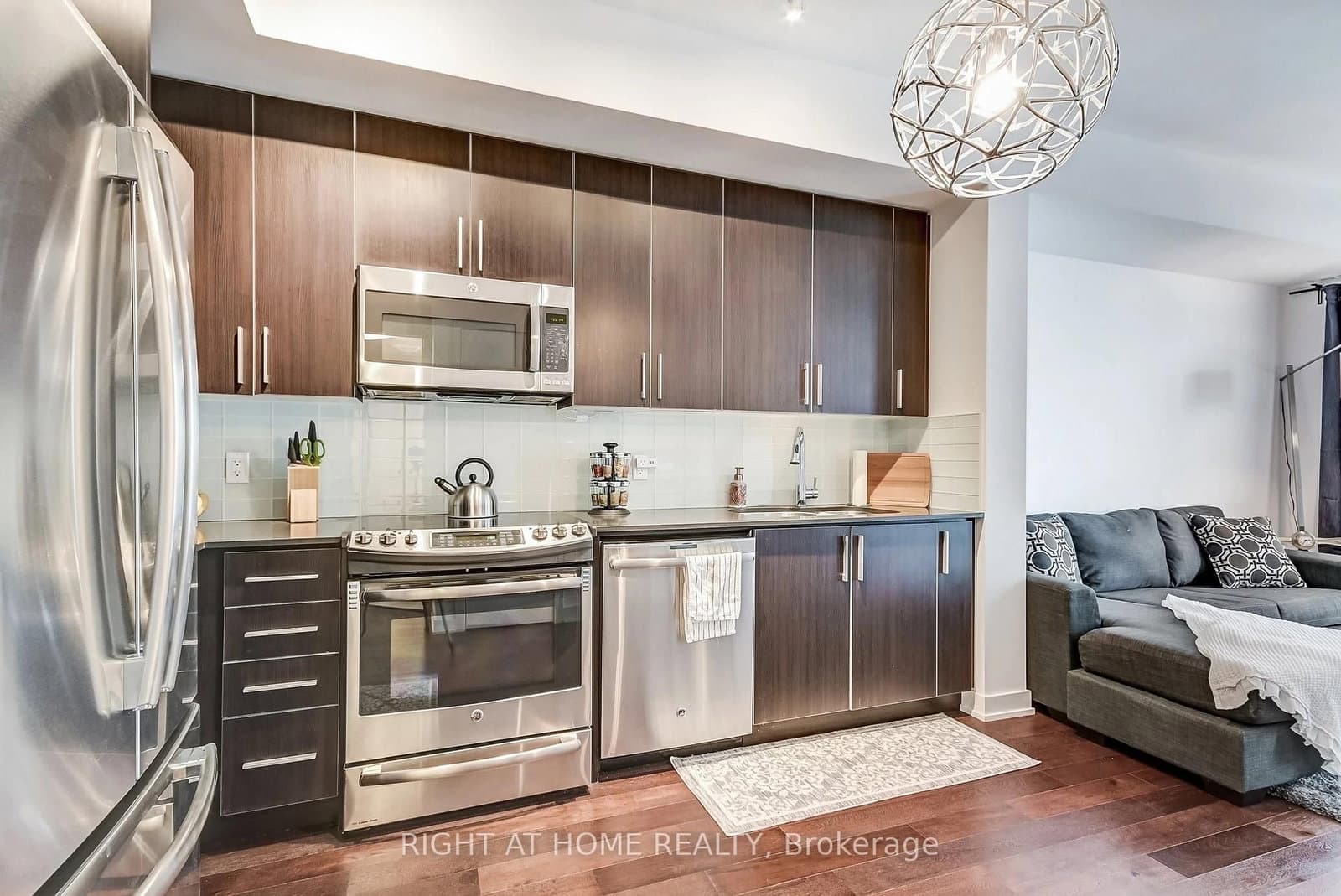 2212 Lake Shore Boulevard W, Unit 2710 thumbnail 8