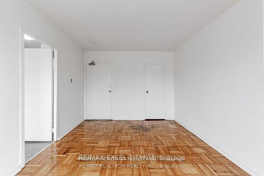 2515 Eglinton Avenue W, Unit G4 thumbnail 8