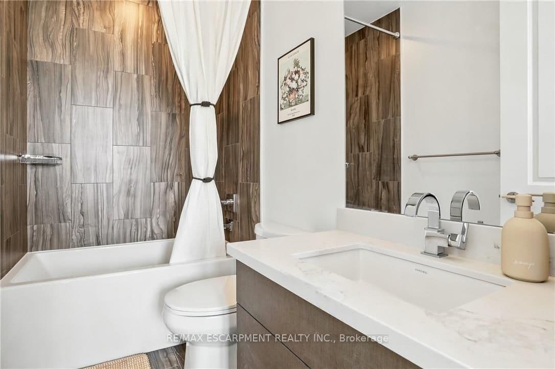 2007 JAMES Street, Unit 2004 thumbnail 19