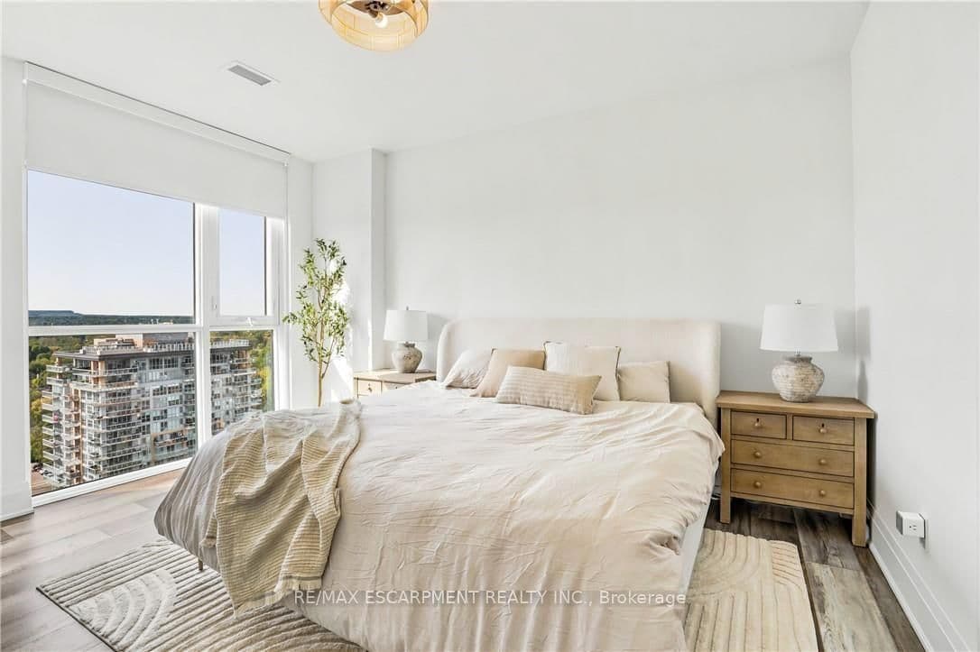 2007 JAMES Street, Unit 2004 thumbnail 21