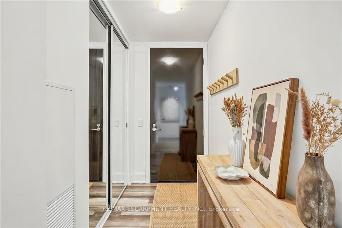 2007 JAMES Street, Unit 2004 thumbnail 9