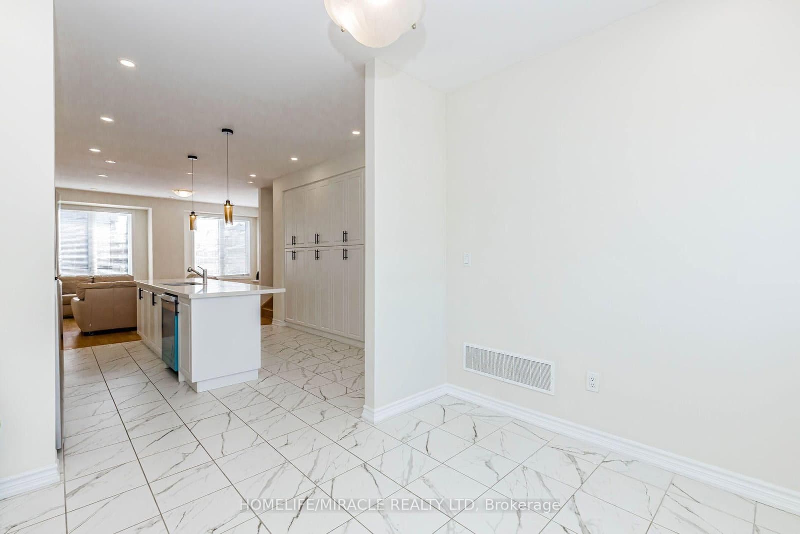 32 Arcola Street thumbnail 25