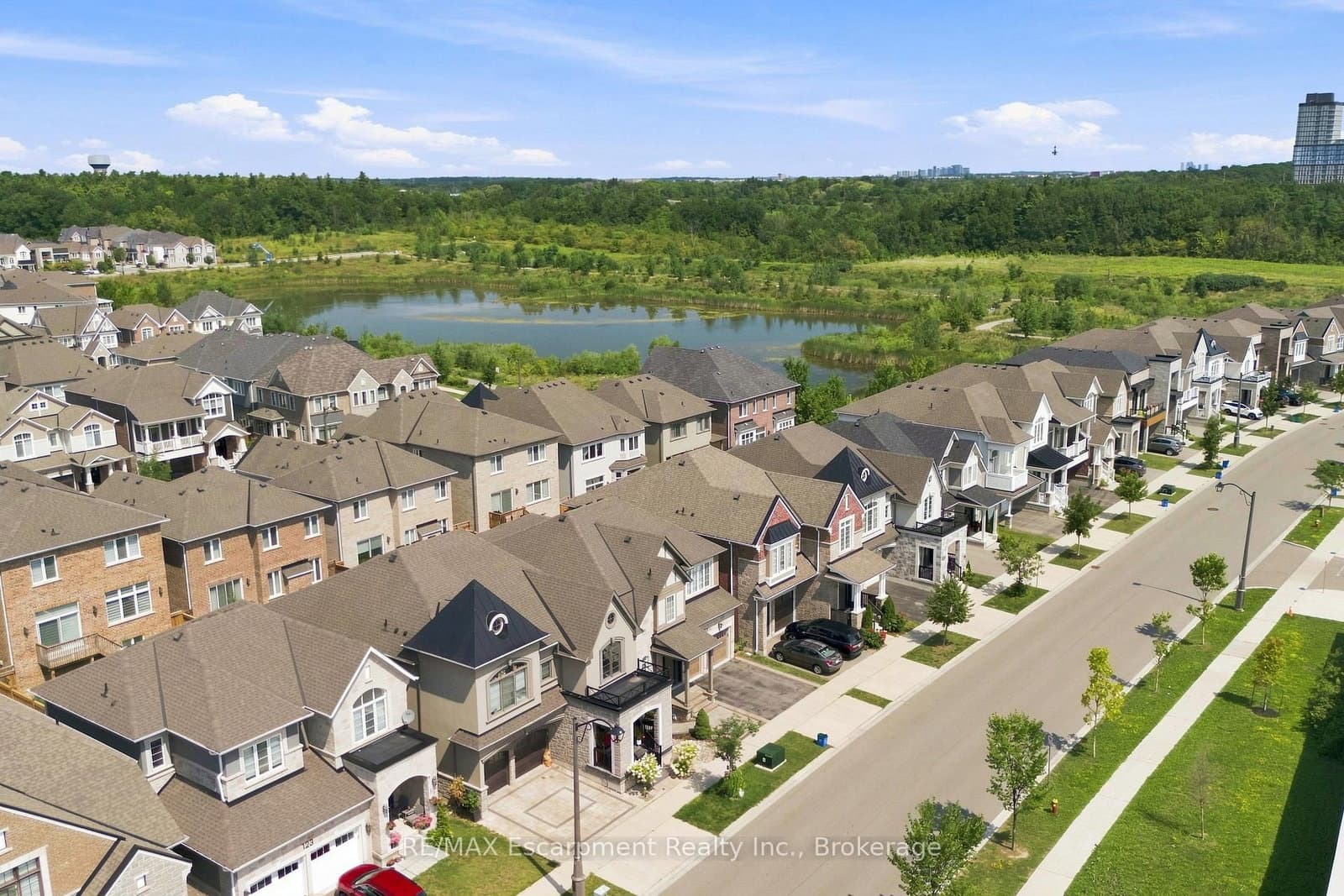 143 Threshing Mill Boulevard thumbnail 33