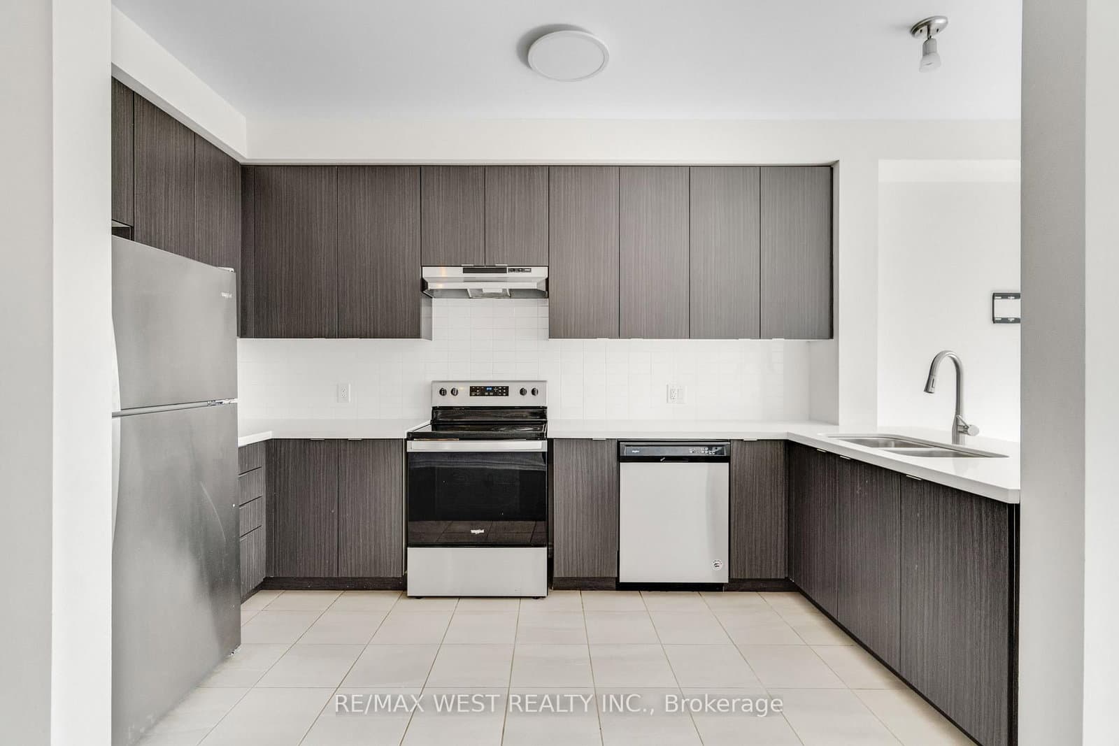 50 Edinburgh Drive, Unit 69 thumbnail 3
