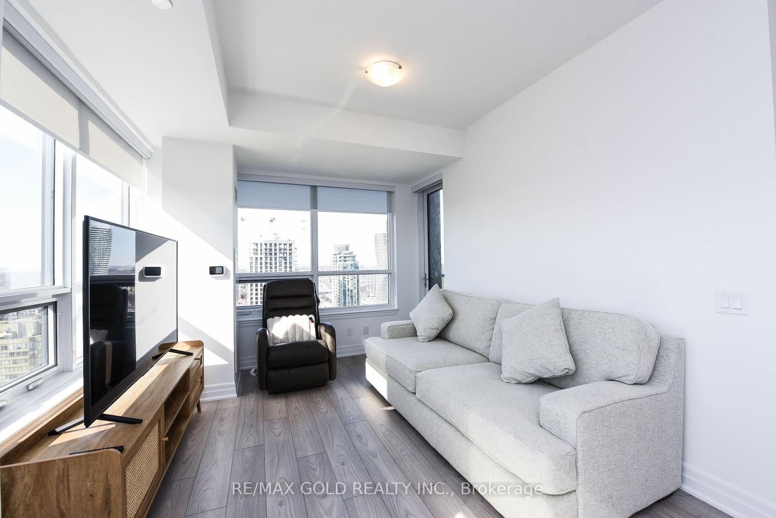 36 Elm Drive, Unit 3209 thumbnail 17