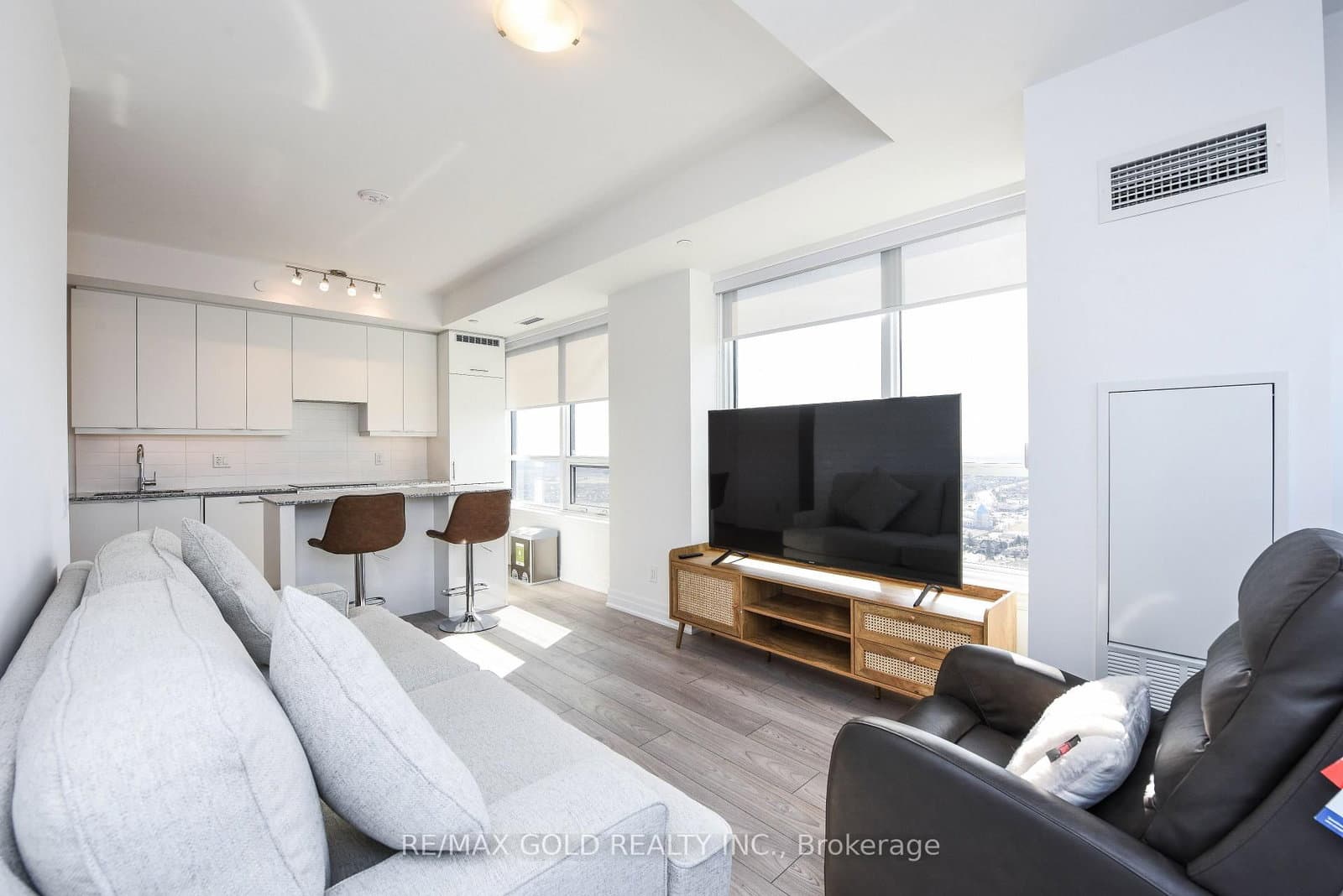 36 Elm Drive, Unit 3209 thumbnail 18