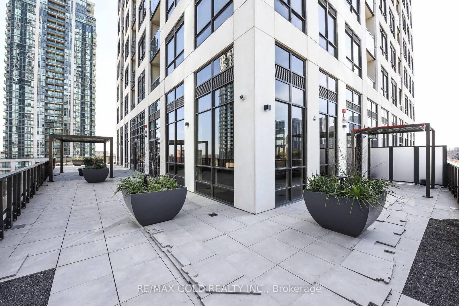 36 Elm Drive, Unit 3209 thumbnail 39