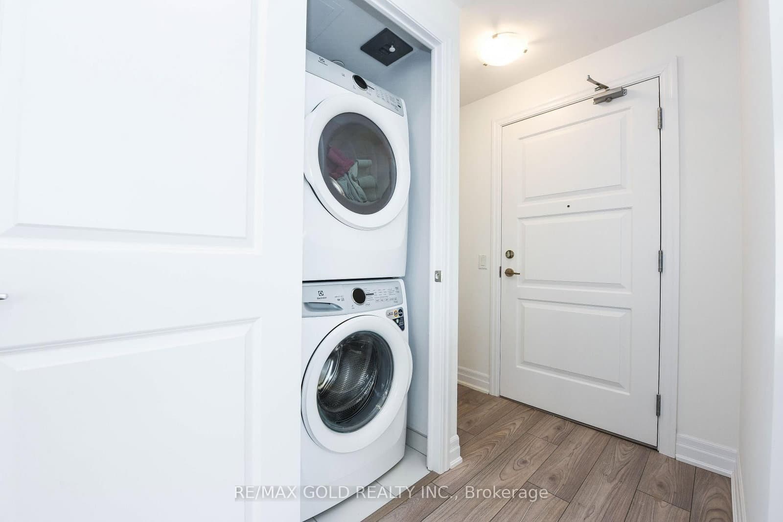 36 Elm Drive, Unit 3209 thumbnail 9