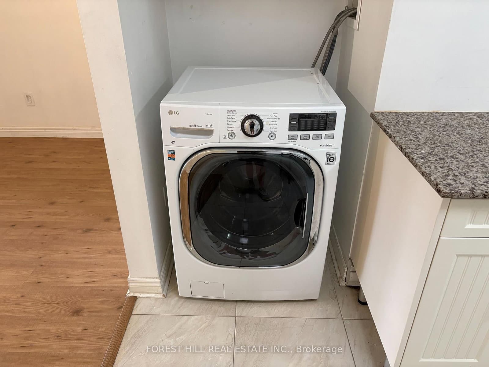 341 Lakeshore Road E, Unit 1 thumbnail 8