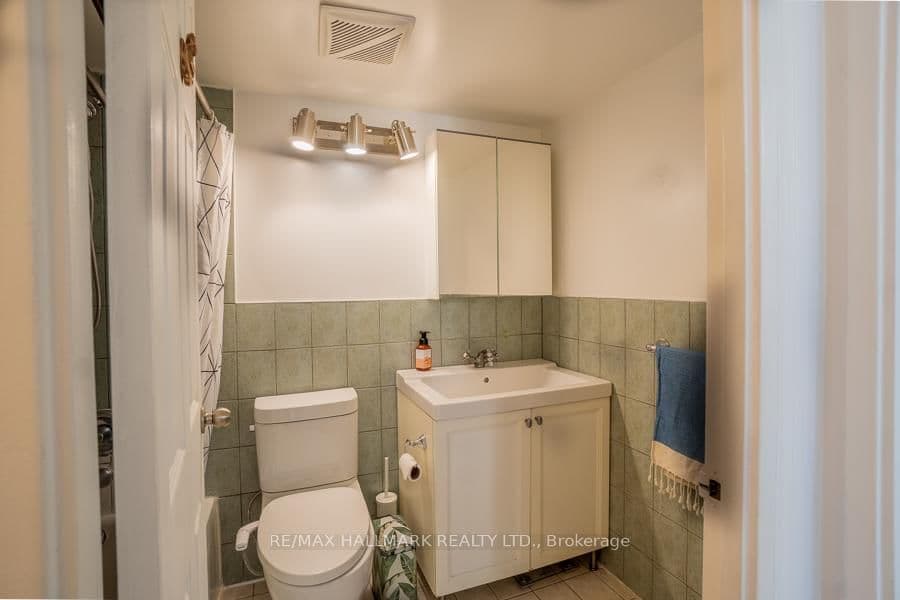 135 Marlee Avenue, Unit 1103 thumbnail 14