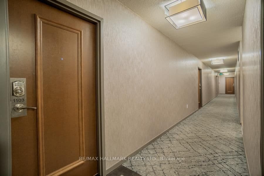 135 Marlee Avenue, Unit 1103 thumbnail 19