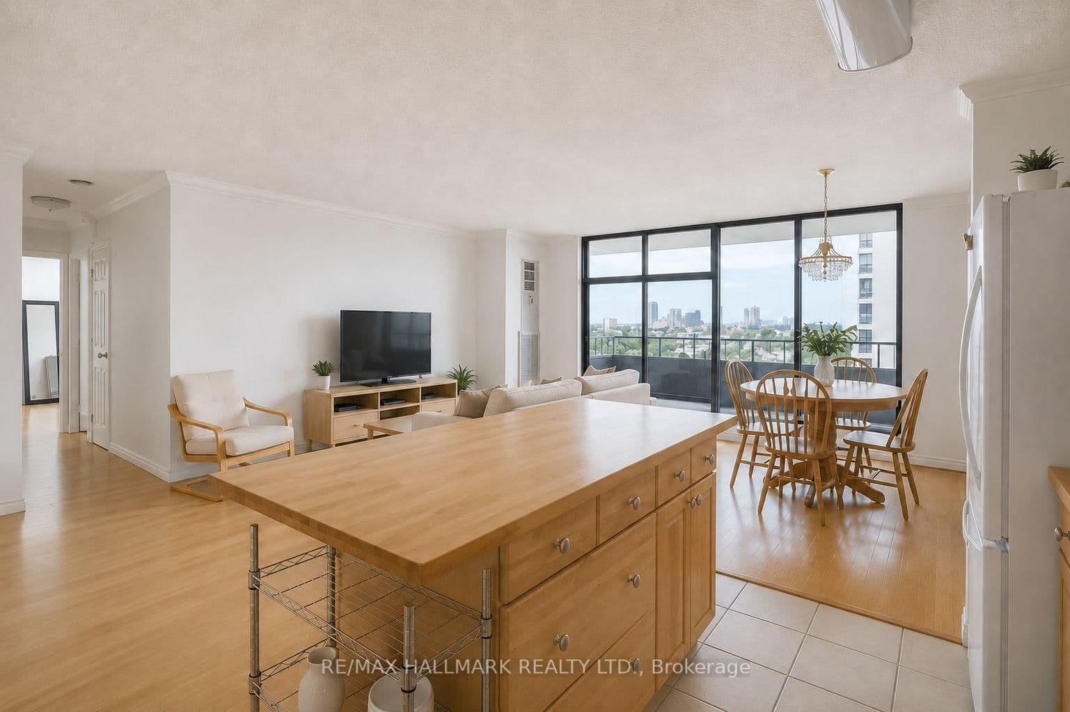 135 Marlee Avenue, Unit 1103 thumbnail 2