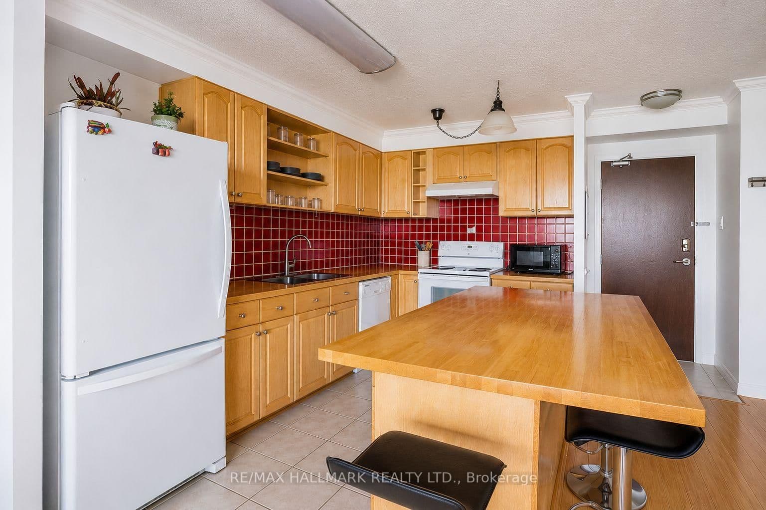 135 Marlee Avenue, Unit 1103 thumbnail 6