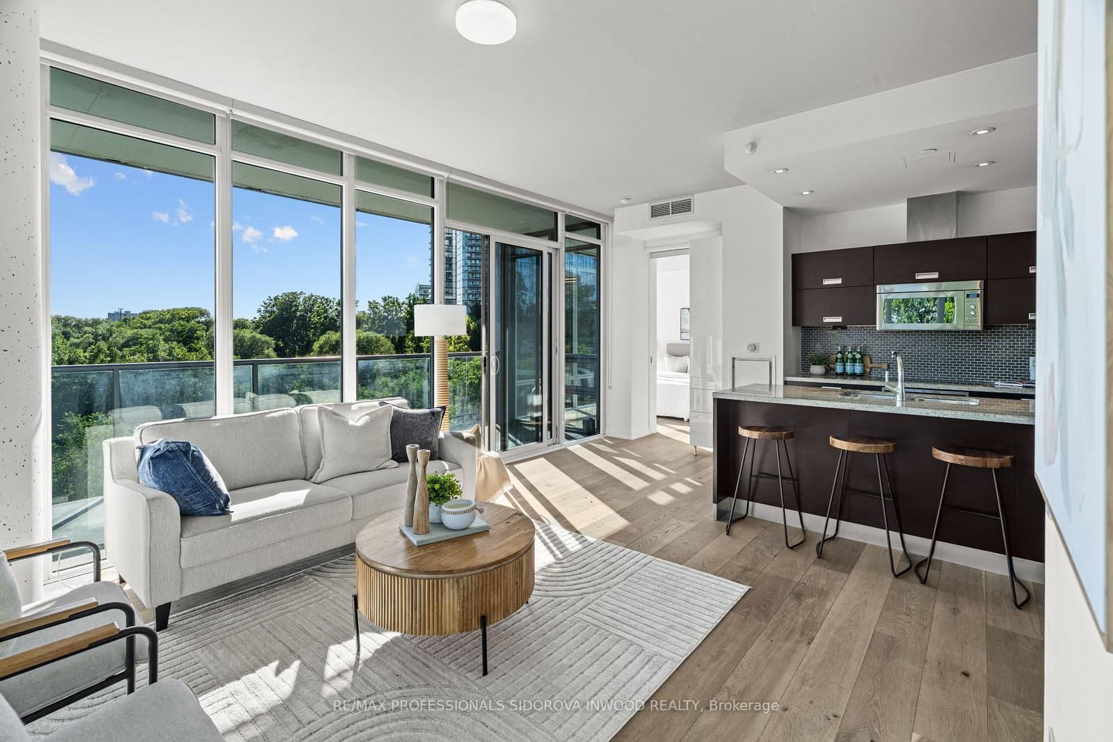 88 Park Lawn Road, Unit 305 thumbnail 10
