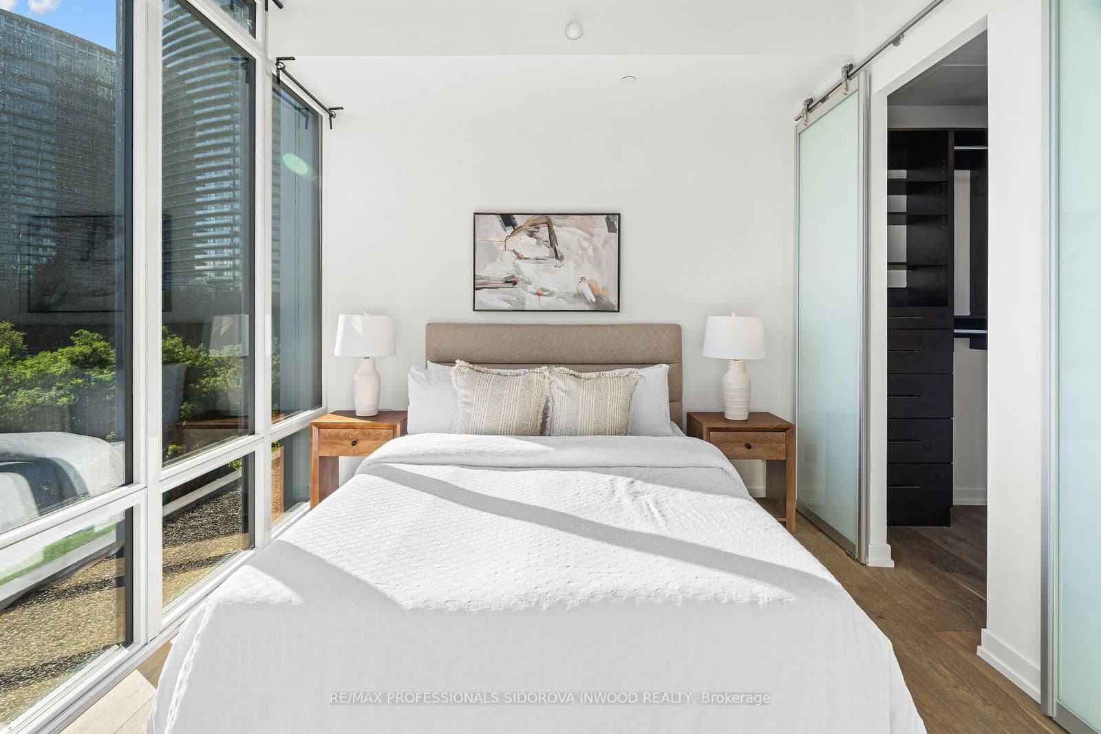 88 Park Lawn Road, Unit 305 thumbnail 12