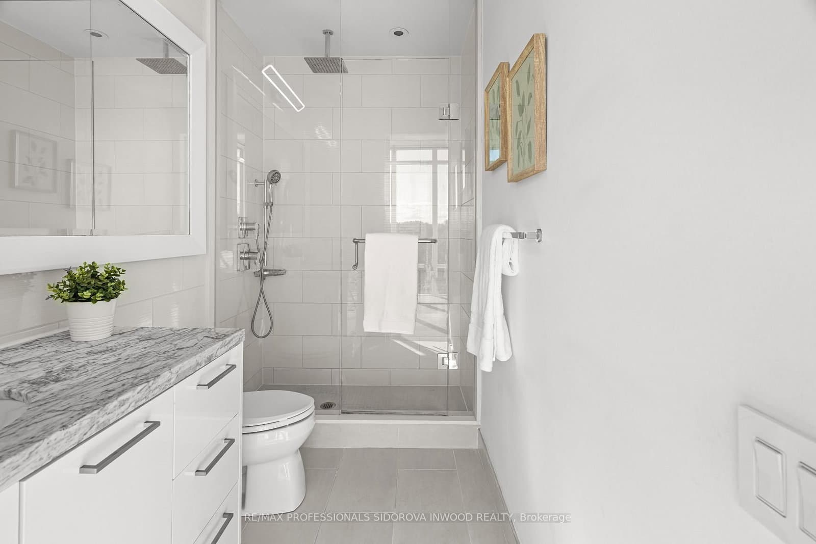 88 Park Lawn Road, Unit 305 thumbnail 13