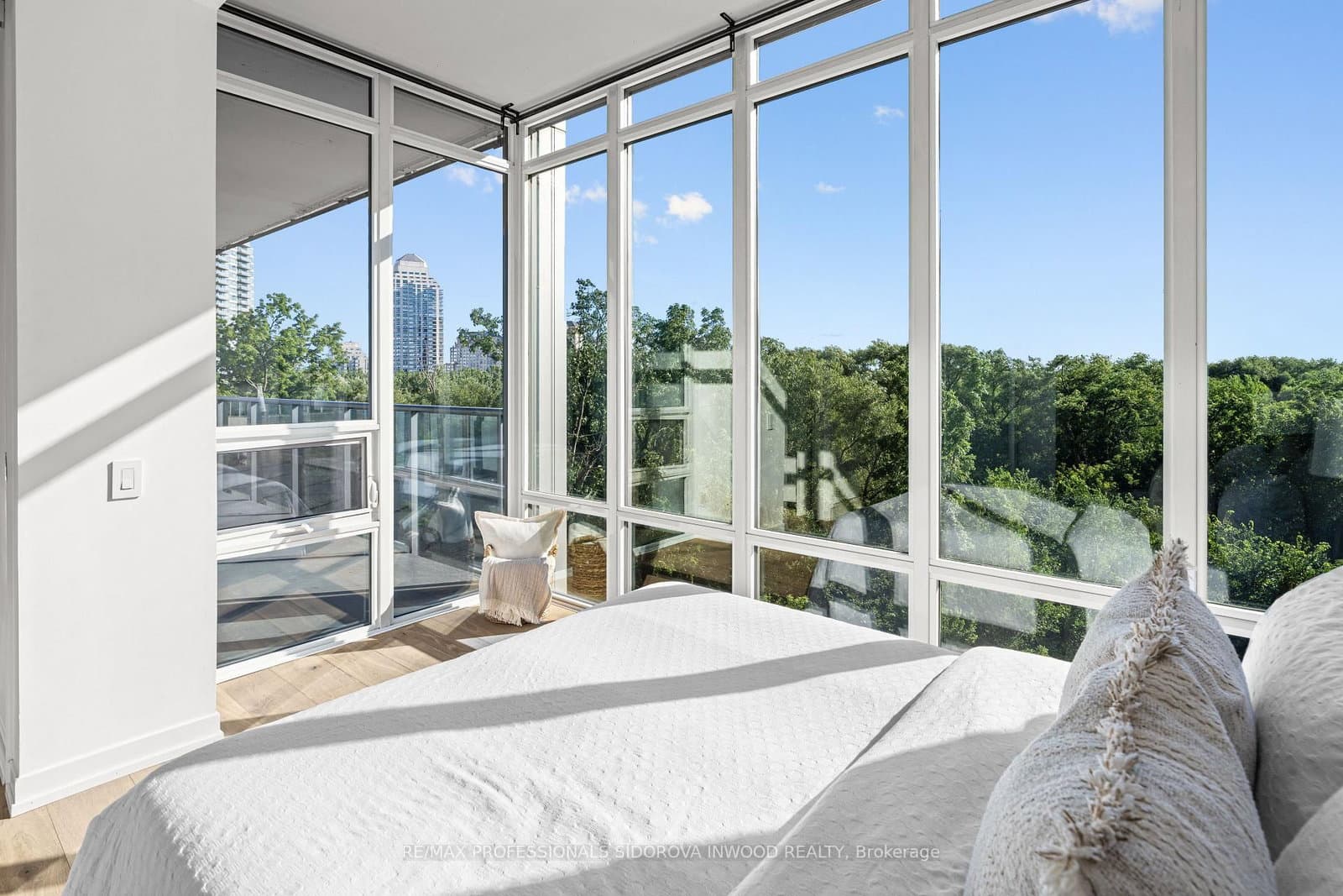 88 Park Lawn Road, Unit 305 thumbnail 19