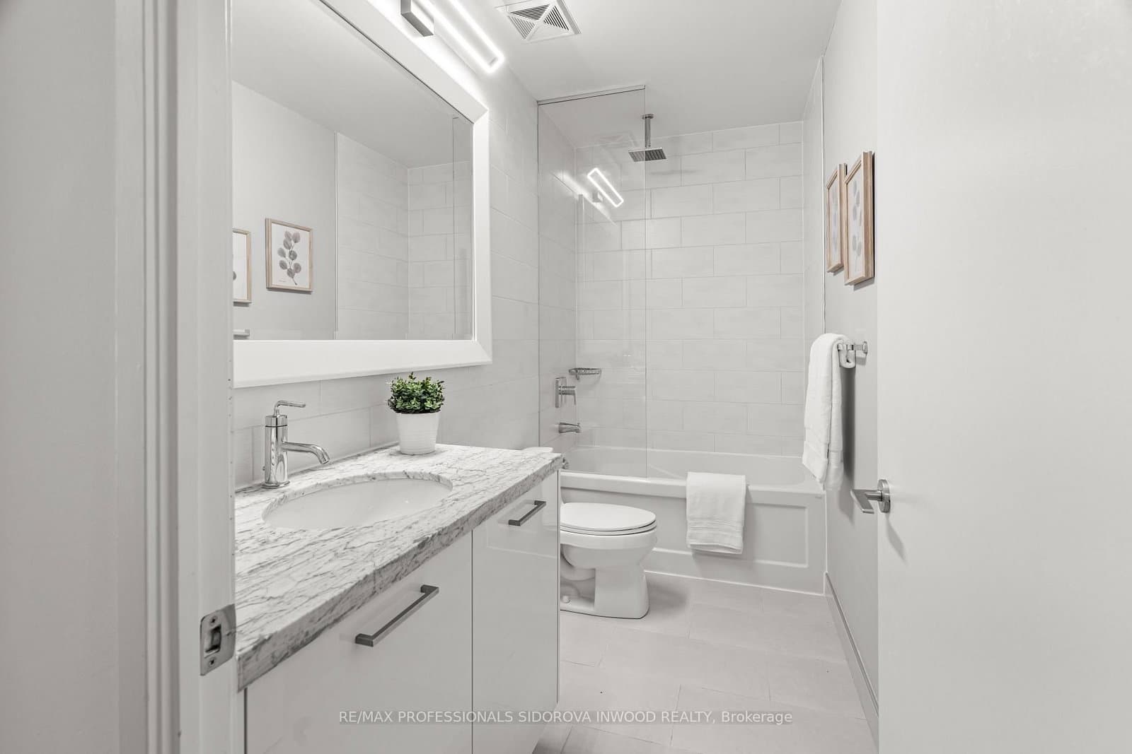 88 Park Lawn Road, Unit 305 thumbnail 20