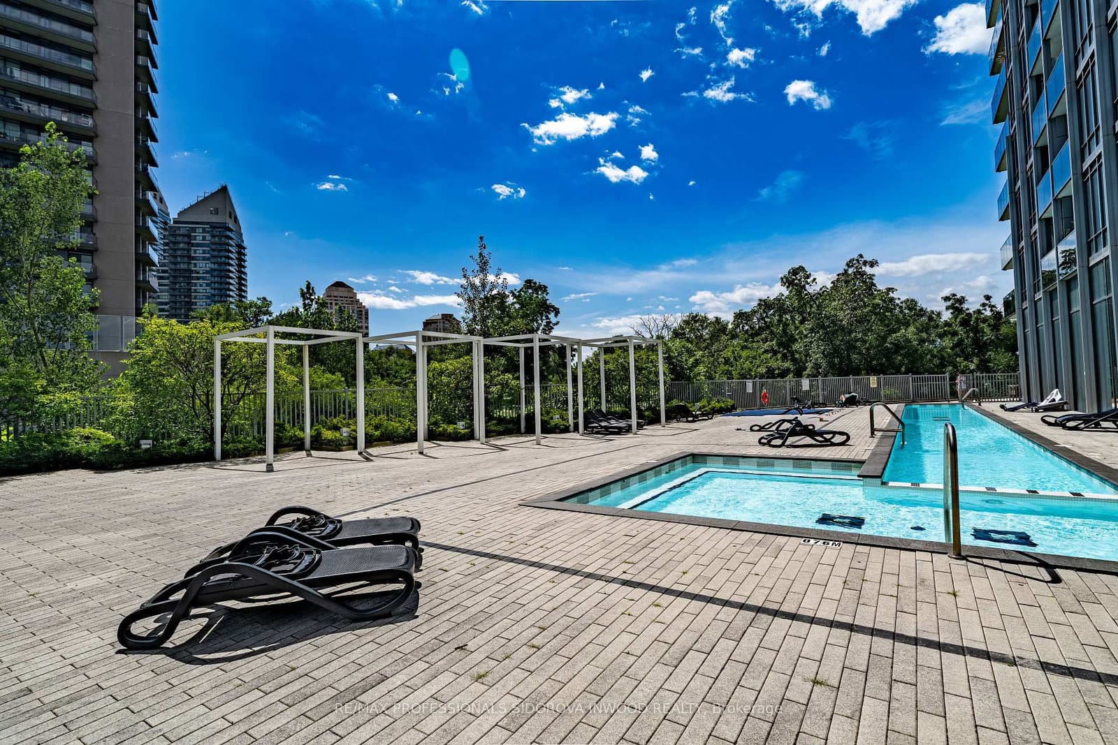 88 Park Lawn Road, Unit 305 thumbnail 38