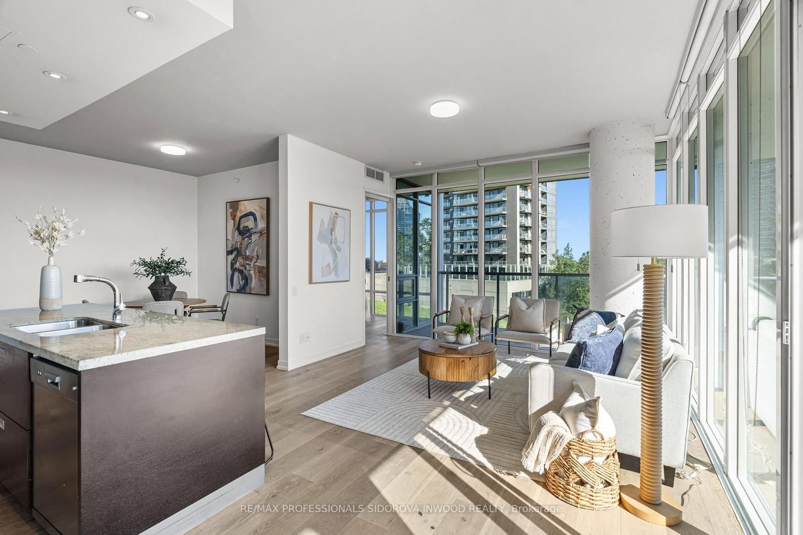 88 Park Lawn Road, Unit 305 thumbnail 5