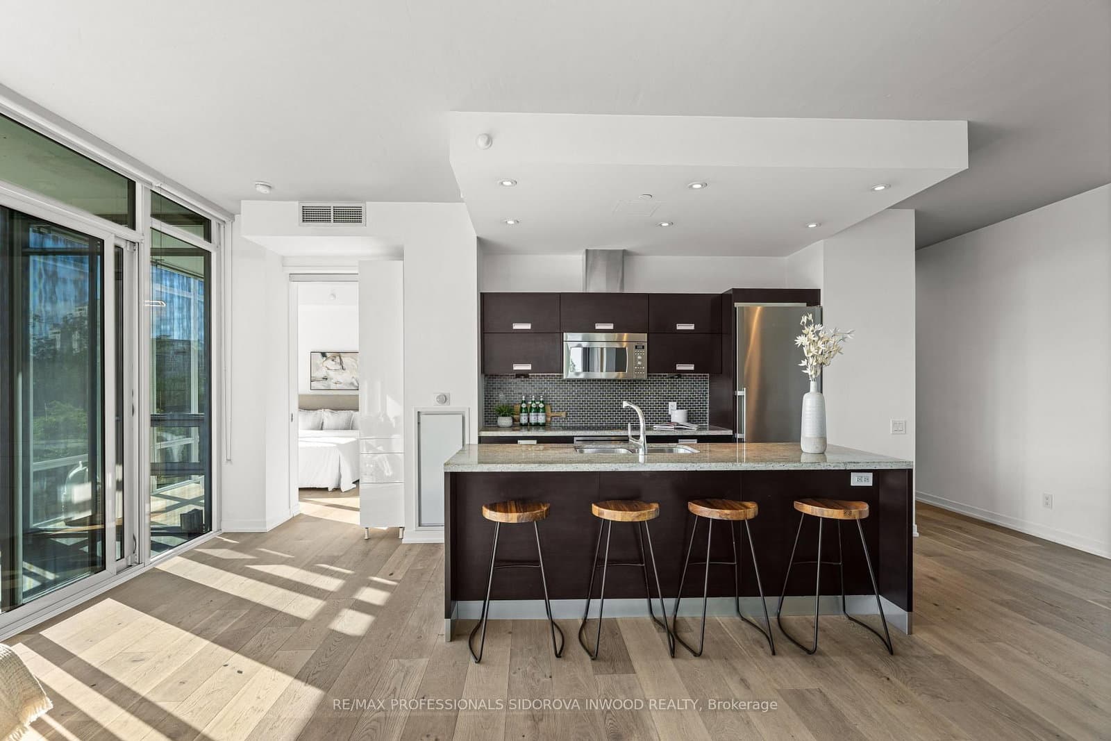 88 Park Lawn Road, Unit 305 thumbnail 6