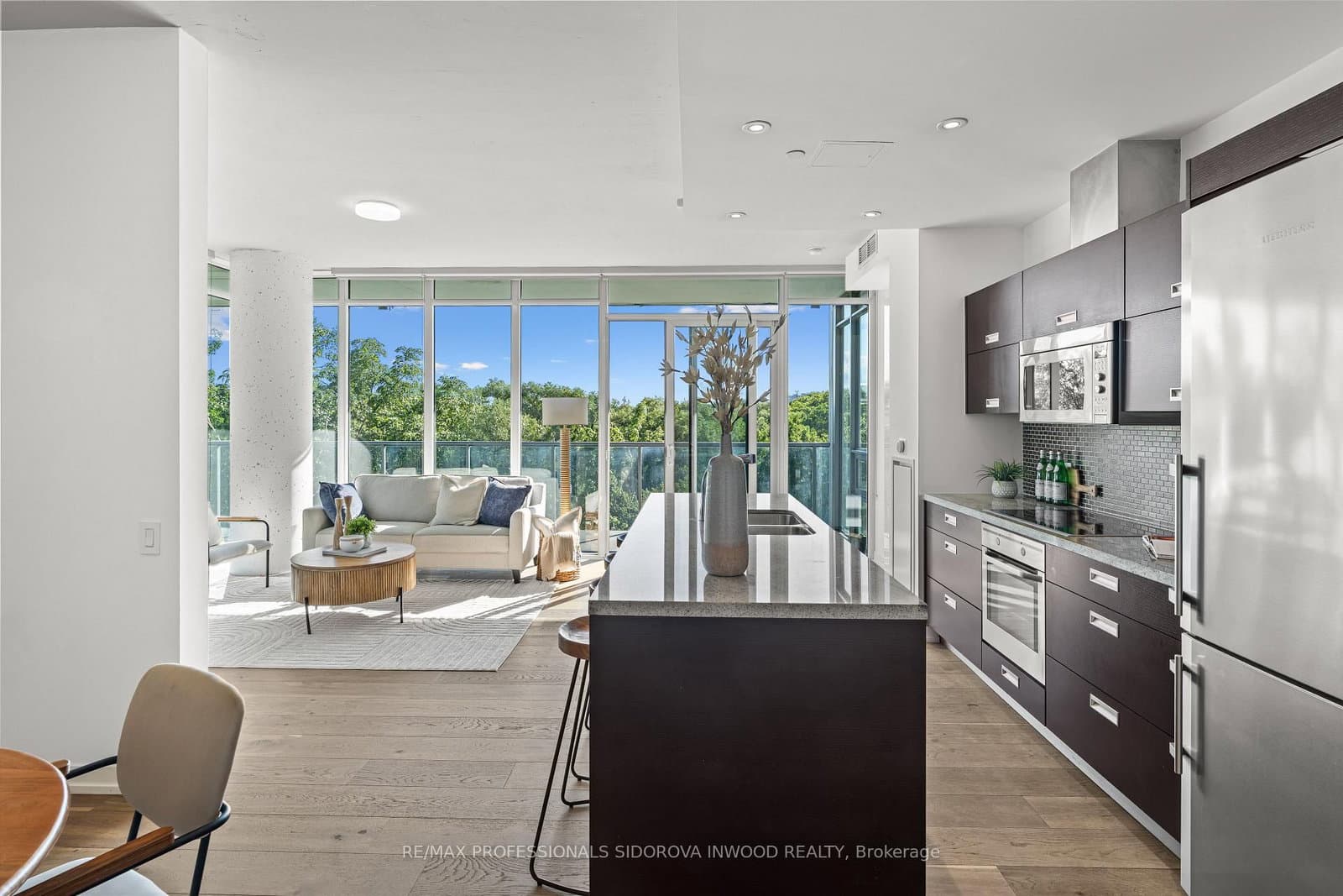 88 Park Lawn Road, Unit 305 thumbnail 8