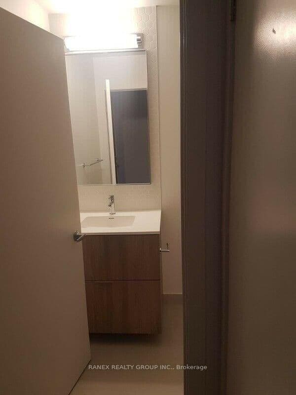 2520 Eglinton Avenue W, Unit 1818 thumbnail 11
