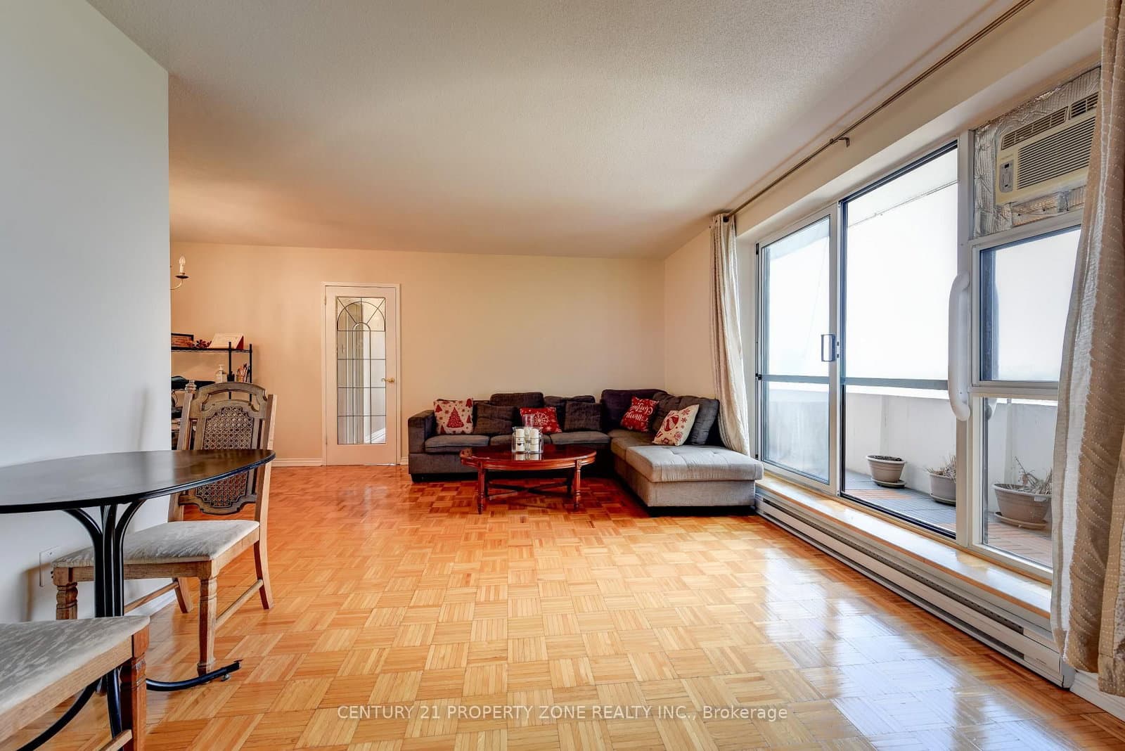 3025 Queen Frederica Drive E, Unit 907 thumbnail 10