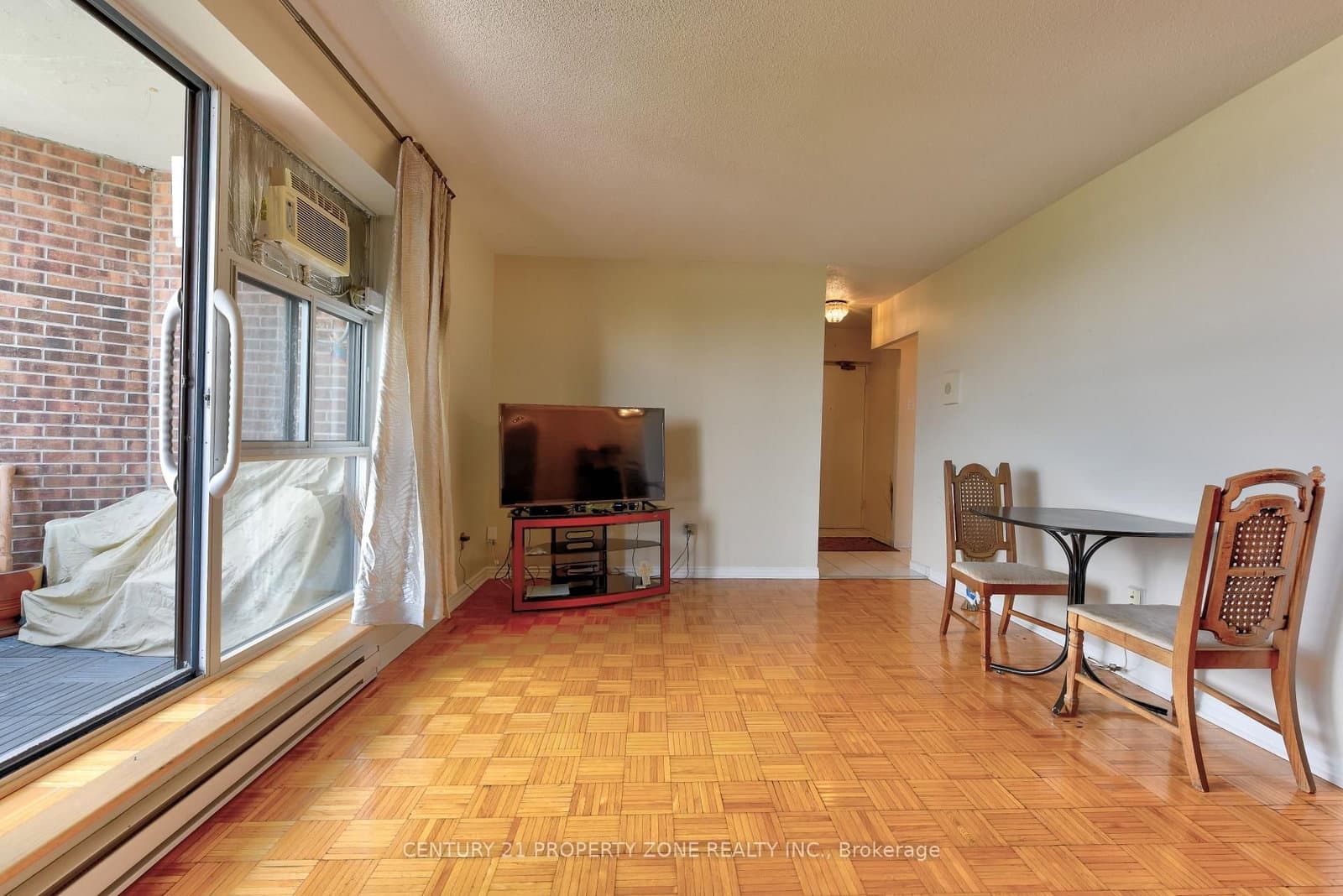 3025 Queen Frederica Drive E, Unit 907 thumbnail 11