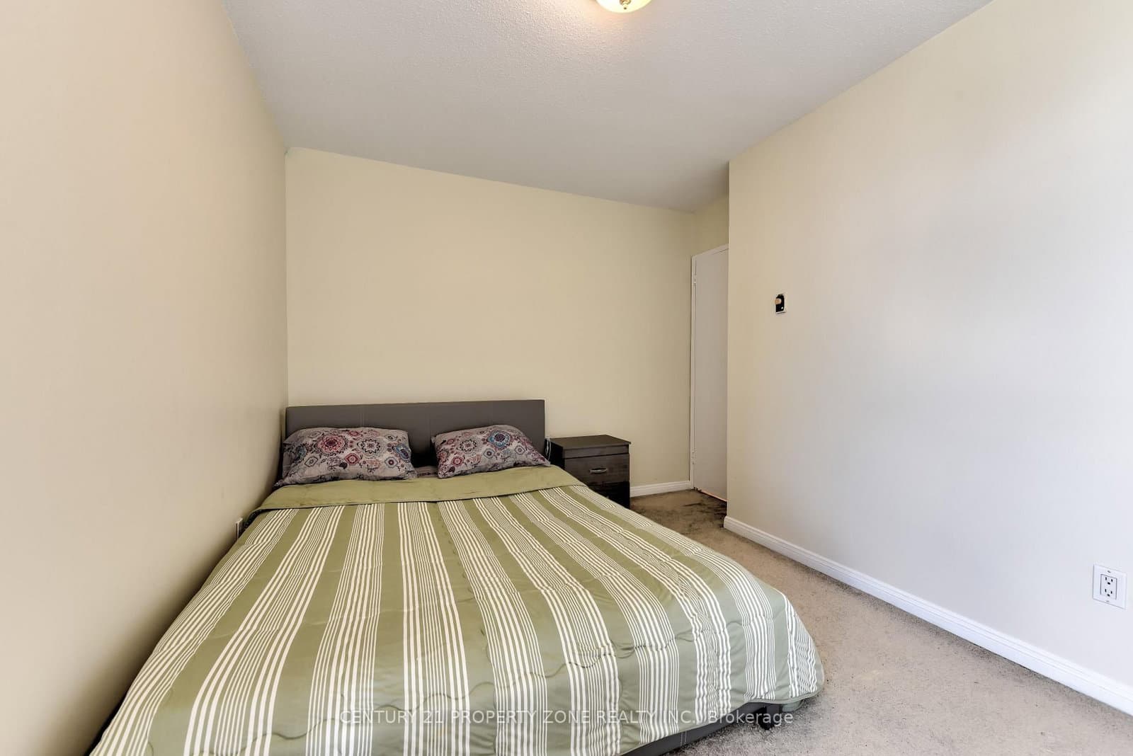 3025 Queen Frederica Drive E, Unit 907 thumbnail 19