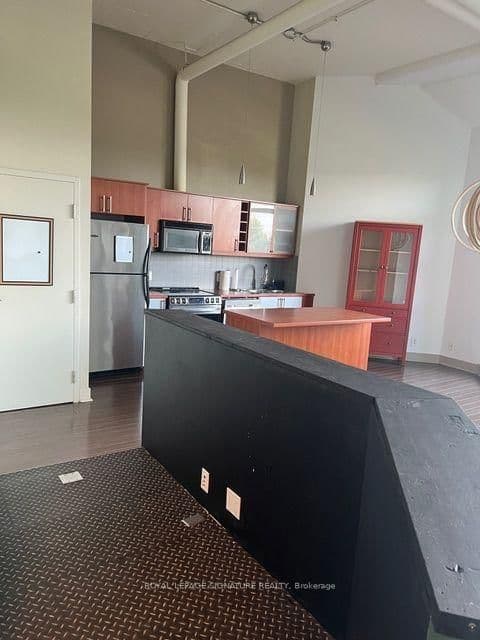 1001 Roselawn Avenue, Unit 201 thumbnail 13