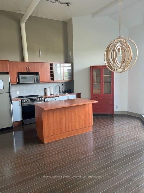 1001 Roselawn Avenue, Unit 201 thumbnail 3