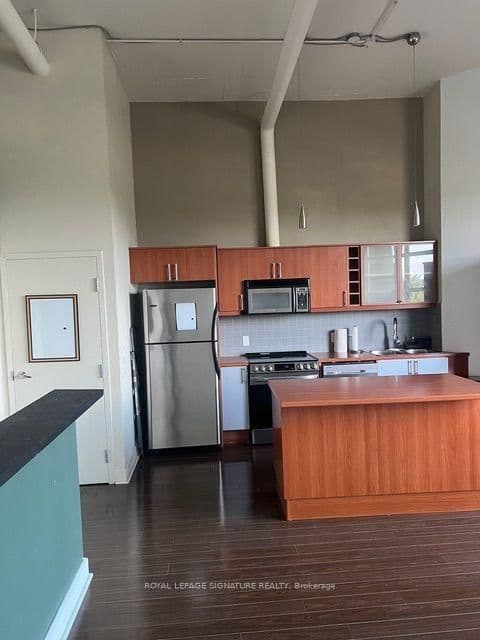 1001 Roselawn Avenue, Unit 201 thumbnail 4