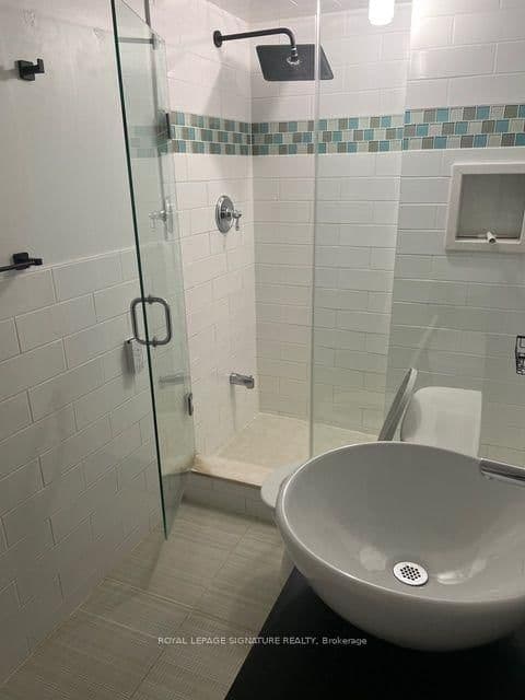 1001 Roselawn Avenue, Unit 201 thumbnail 8
