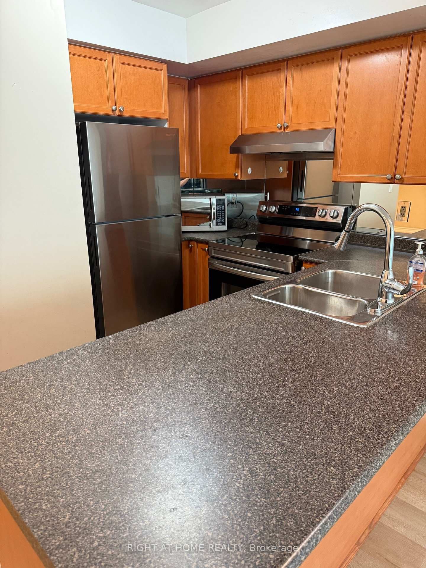1 Elm Drive, Unit 1212 thumbnail 13