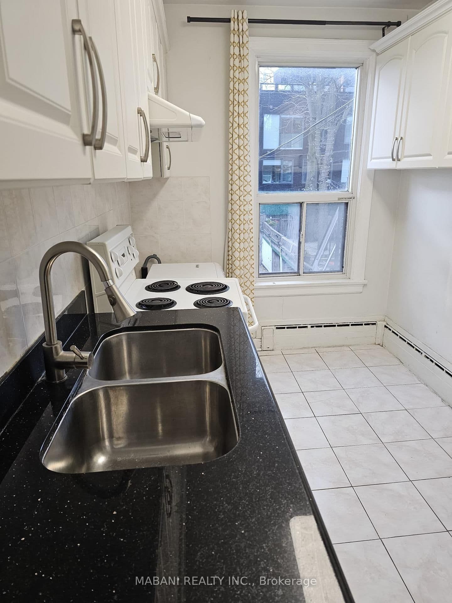 414 Roncesvalles Avenue thumbnail 12