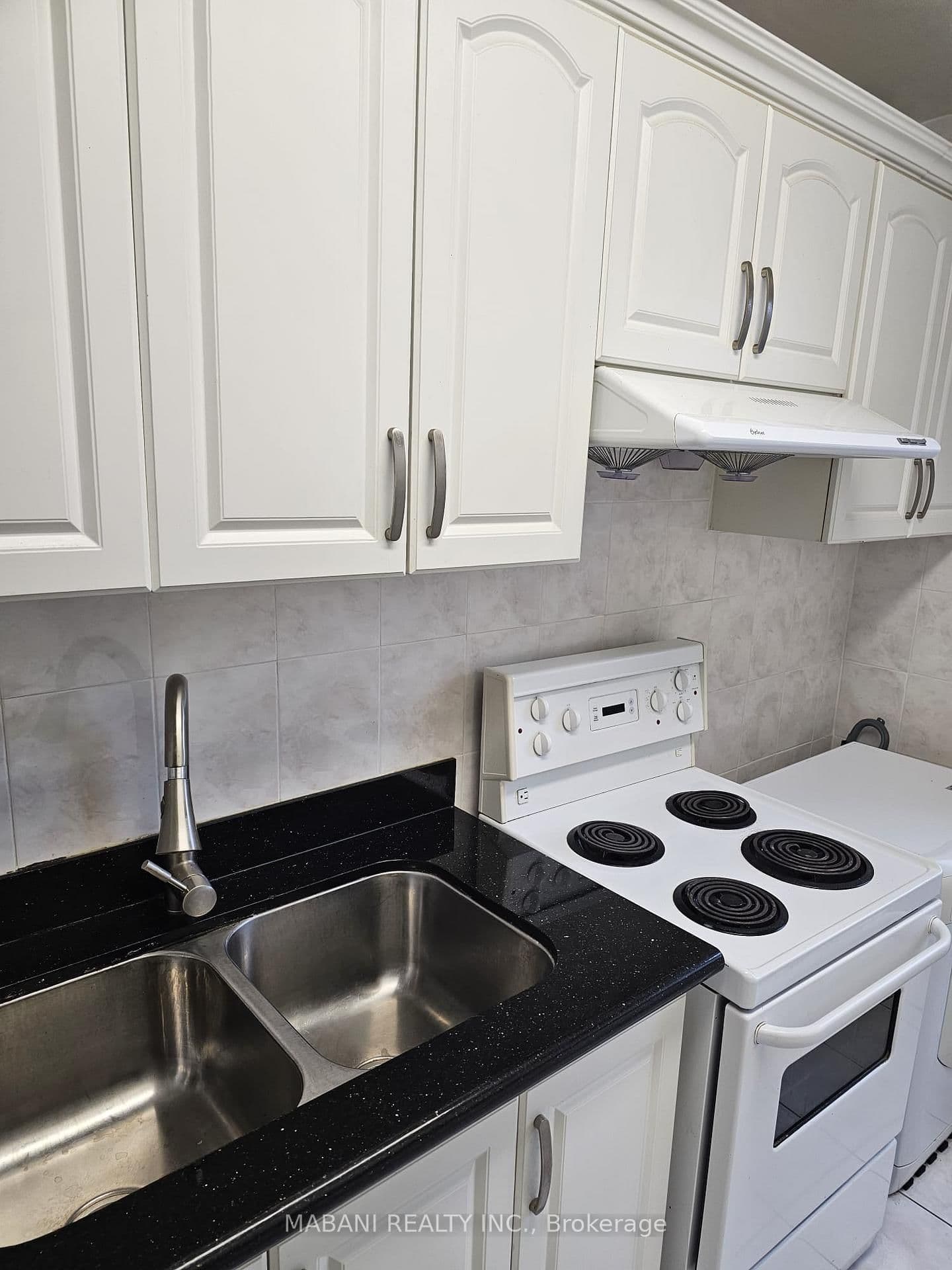 414 Roncesvalles Avenue thumbnail 17