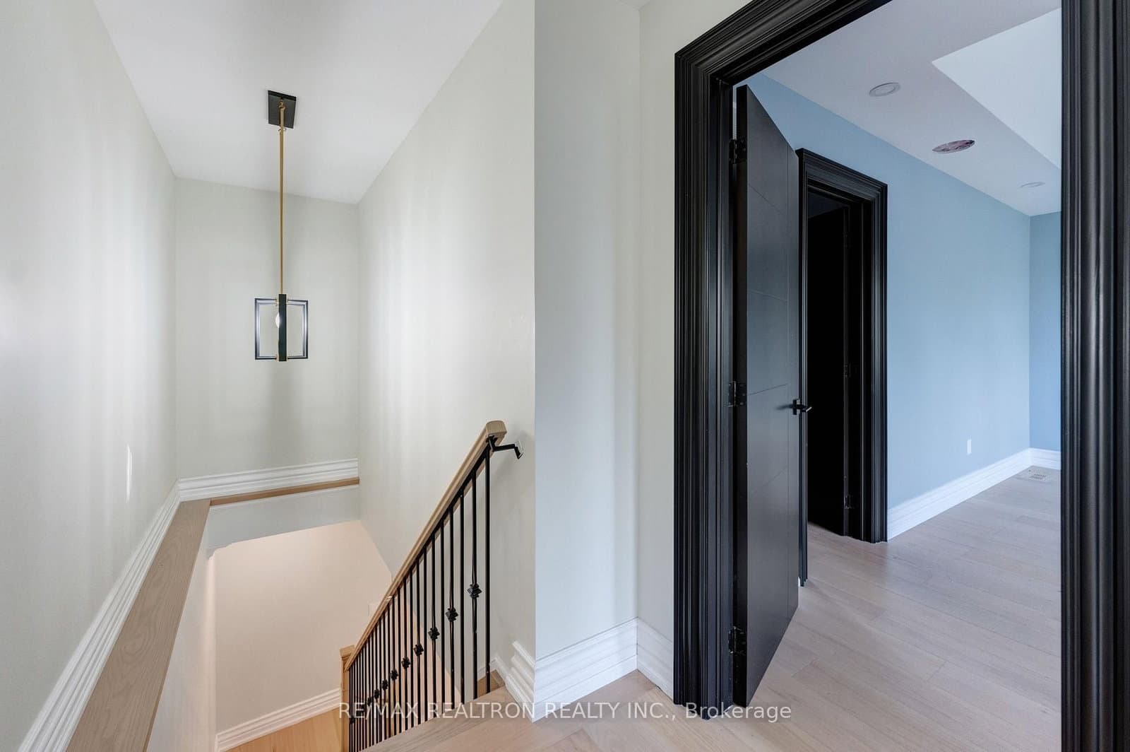 32 Bradfield Avenue W thumbnail 33