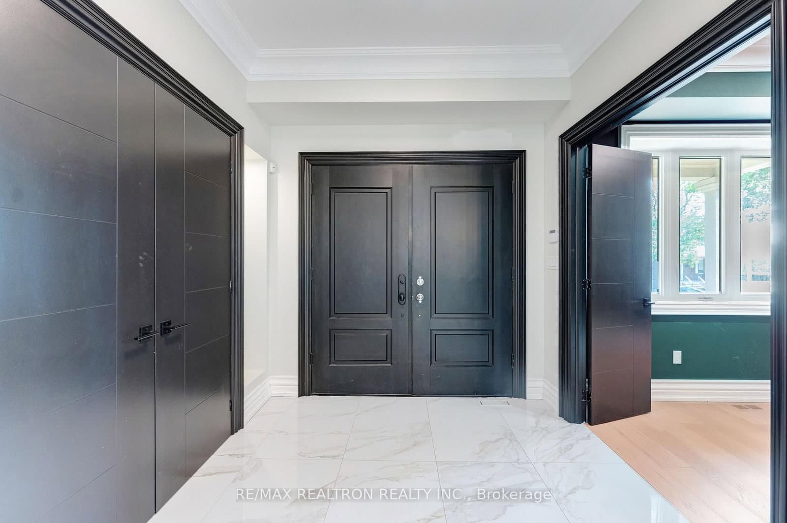 32 Bradfield Avenue W thumbnail 6