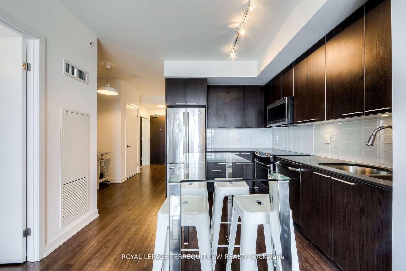 10 Park Lawn Road, Unit 1208 thumbnail 2