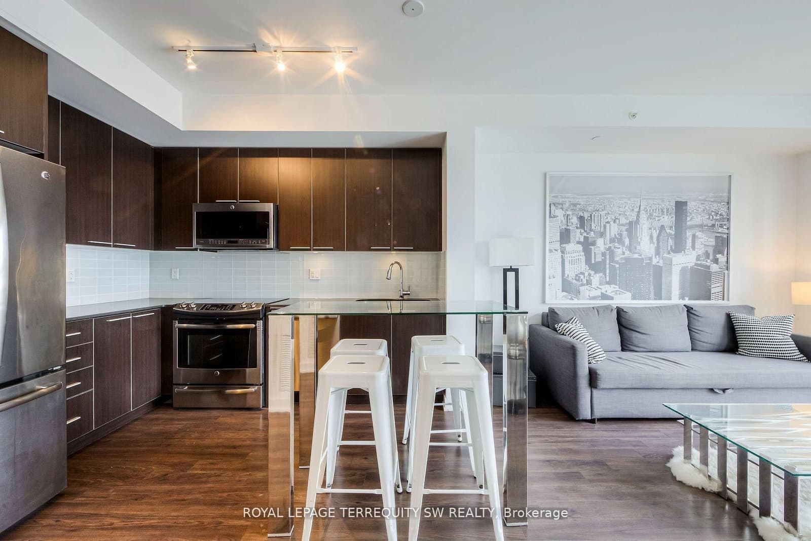 10 Park Lawn Road, Unit 1208 thumbnail 3